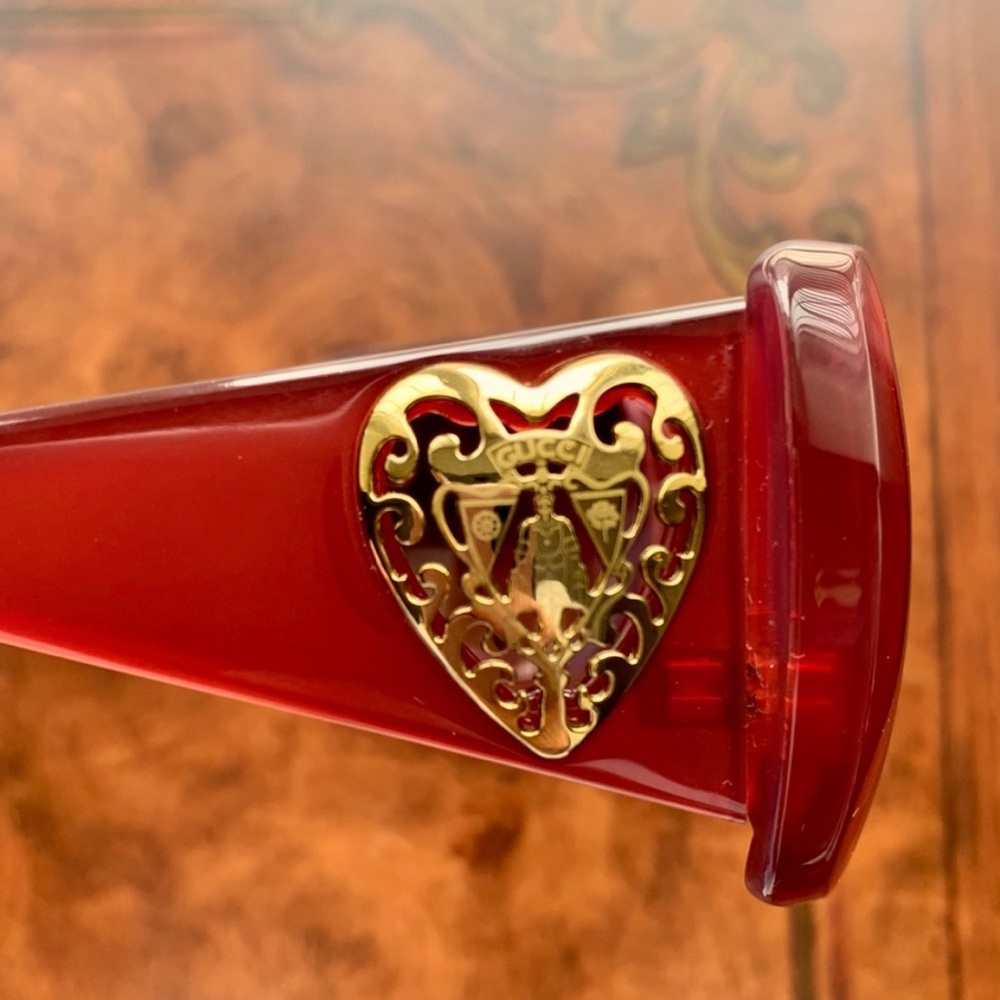 GUCCI Red Heart Sunglasses - Basically Brand New - Picture 6 of 8